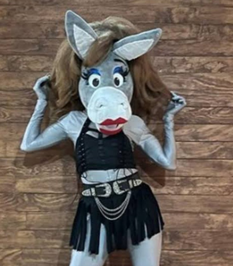 joluis77's tweet image. Torai una canción muy delinconchis muy todo que versace 🤭🔥🫦🔥 @belindapop y #MarcaRegistrada