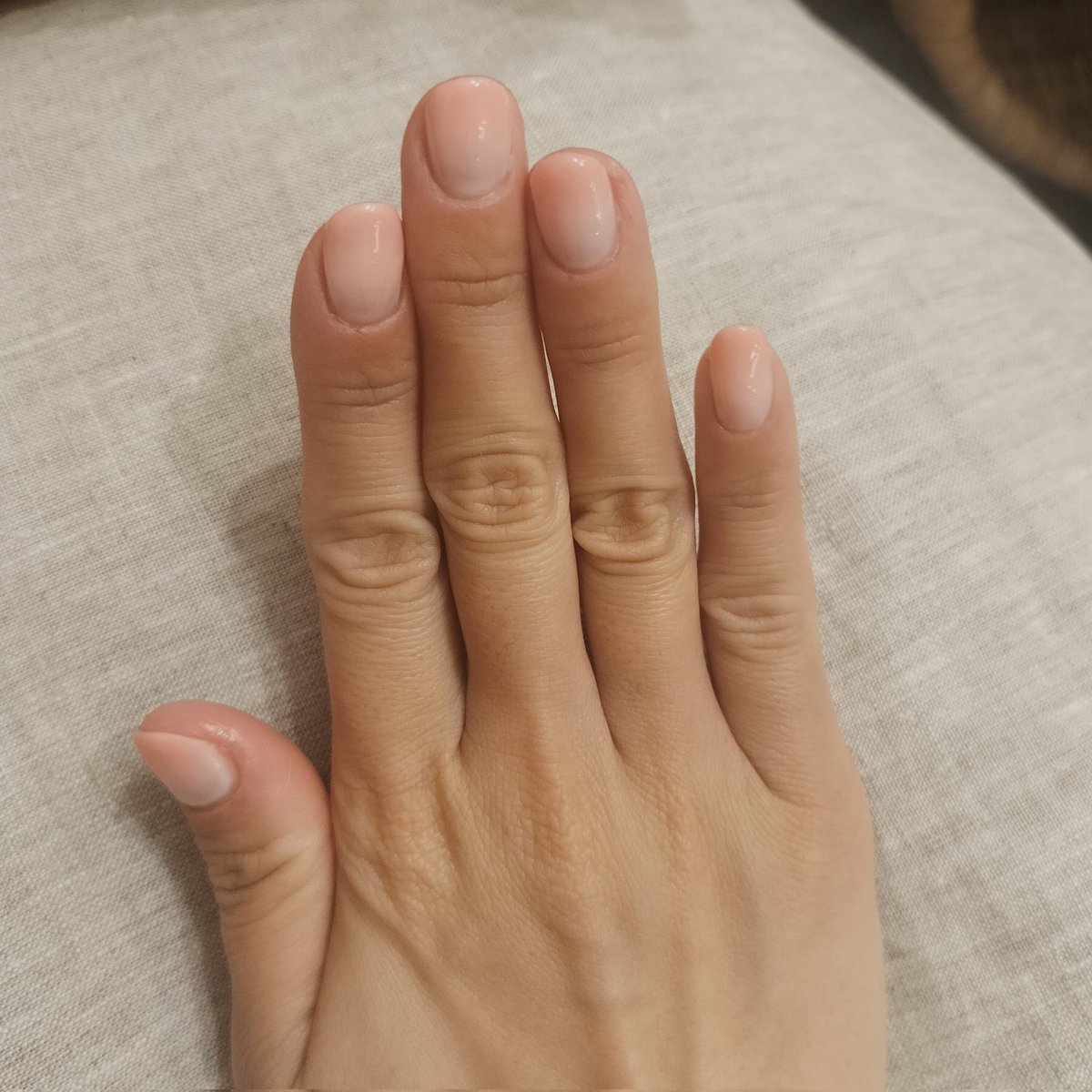 o_k_u_r_a2525's tweet image. グラデ習ったから早速自分のお手々にっ💅