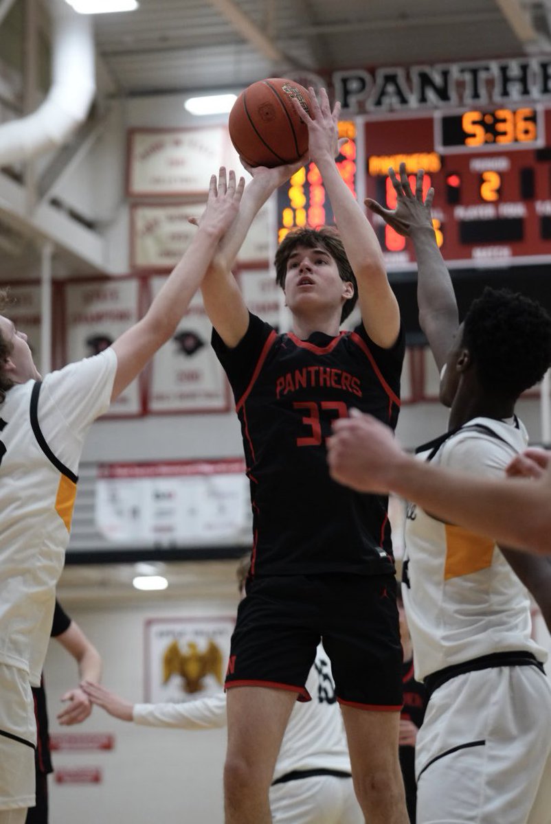 chronicleMN's tweet photo. @LNHS_Panthers @LNHoopsOx Panthers overpower the Blaze on Senior night! https://t.co/uh6UoCtJPk