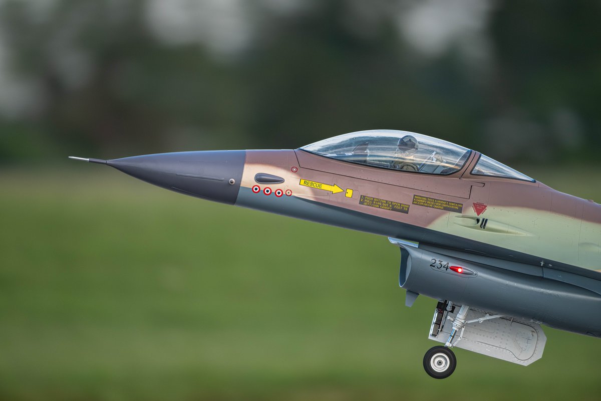jmrutl01's tweet photo. This RC Turbine F-16 departs Taylor County Airport during Jets Over Kentucky 2023. 

#rcjet #f16 #fightingfalcon #avgeek #nikon https://t.co/2osI7i7AnJ