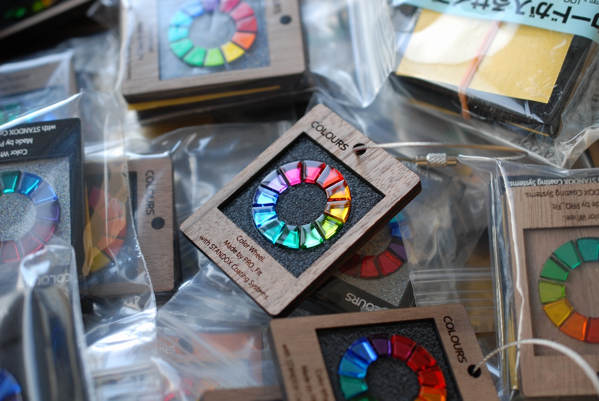Takahata_P's tweet photo. 色見本色相環キーホルダー(傷あり品)を、抽選で1名様にプレゼント!
■応募方法
・当アカウントをフォロー
・このツイートをRT
締切は一週間くらいを予定しています。宜しければご応募くださいませ!
#ハンドメイド #キーホルダー #塗装 #STANDOX #PRO_Fit https://t.co/unIzTlrA4Z