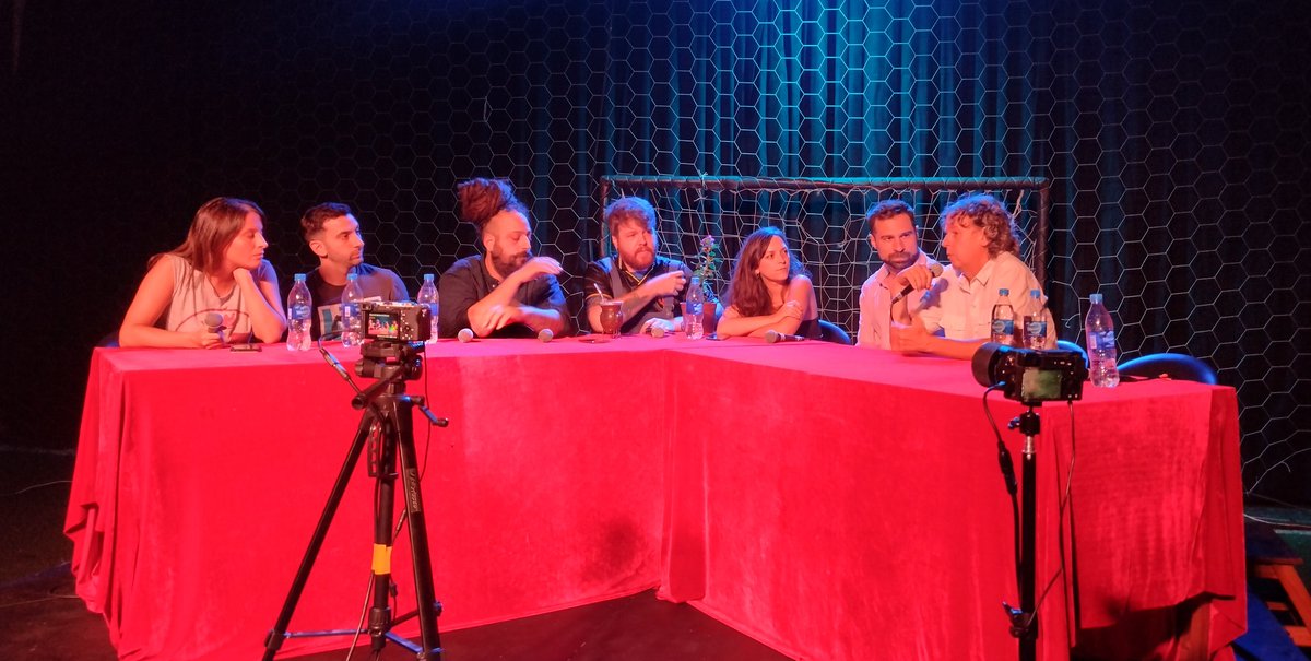 Posdata_ar's tweet image. Segunda mesaza de la noche! La Inca y el Chipi Castillo con S.R.L.!