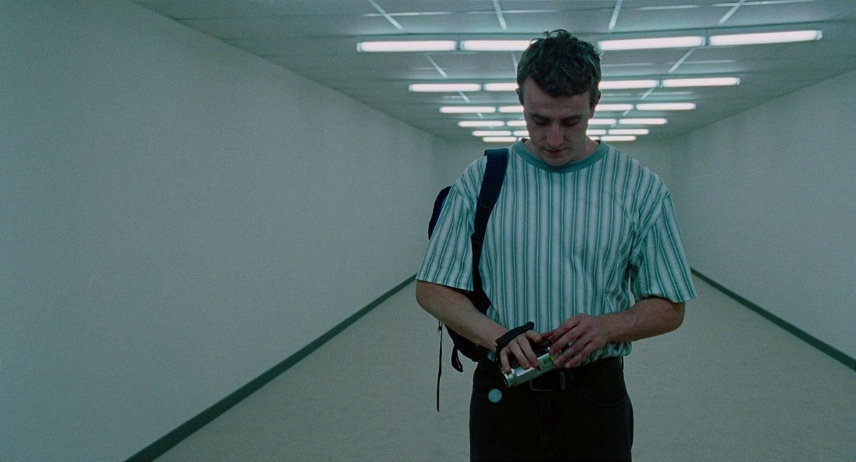 aftersun (2022) dir. charlotte wells