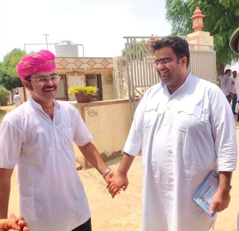 युवा नेता व मित्र श्री अभिमन्यु सिंह जी राजवी साहब को जन्मदिवस की हार्दिक बधाई अर अनंत शुभकामनाएं !
जगत जननी माँ भगवती की कृपा आप पर सदैव बनी रहे ।
सादर - दीप सिंह दूदवा 
<a href="/RajviAbhimanyu/">Abhimanyu Singh Rajvi</a>