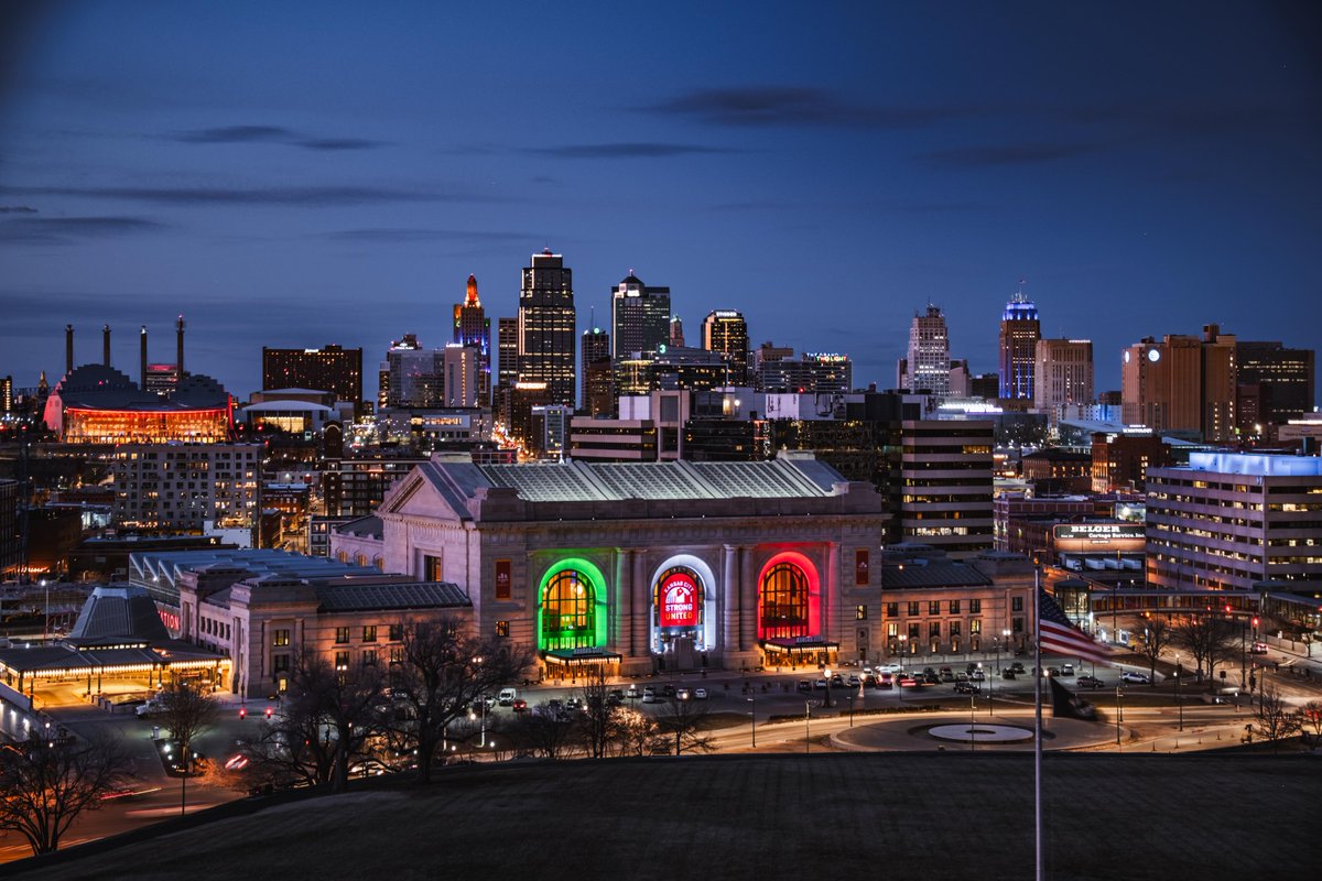 UnionStationKC's tweet photo. Tonight, as weekend services for Lisa Lopez-Galvan begin, Union Station’s historic south façade features accent colors from the flag of Mexico. This is both a reflection of Lisa’s proud Hispanic heritage as well as an expression of sympathy to her entire extended family. Lisa tragically lost her life at the end of the February 14th Parade and Rally. We lift up Lisa’s memory and send our wishes for the complete recovery of all those injured and impacted by the senseless violence of that day.

Photos by @JamesDVB and @KCESCAPADES