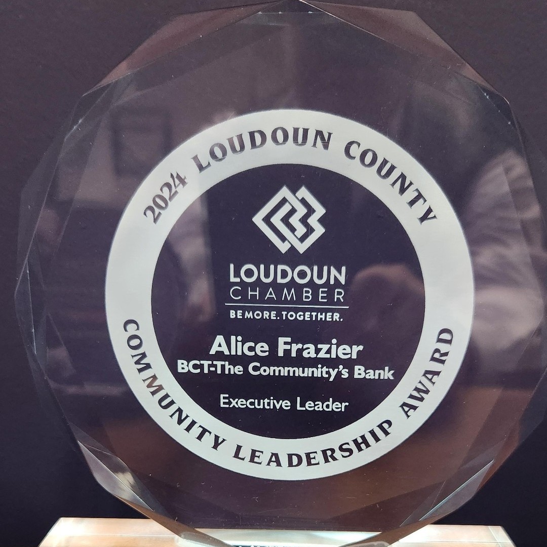 Potomac_Bank's tweet image. Last night was a big night. We are humbled and proud. Thank you Loudoun Chamber of Commerce members for letting us join you in making Loudoun County the premier business community in our region, if not the world. Go Loudoun!
#BCTCommunity #ShopLocal #BankLocal #mybct