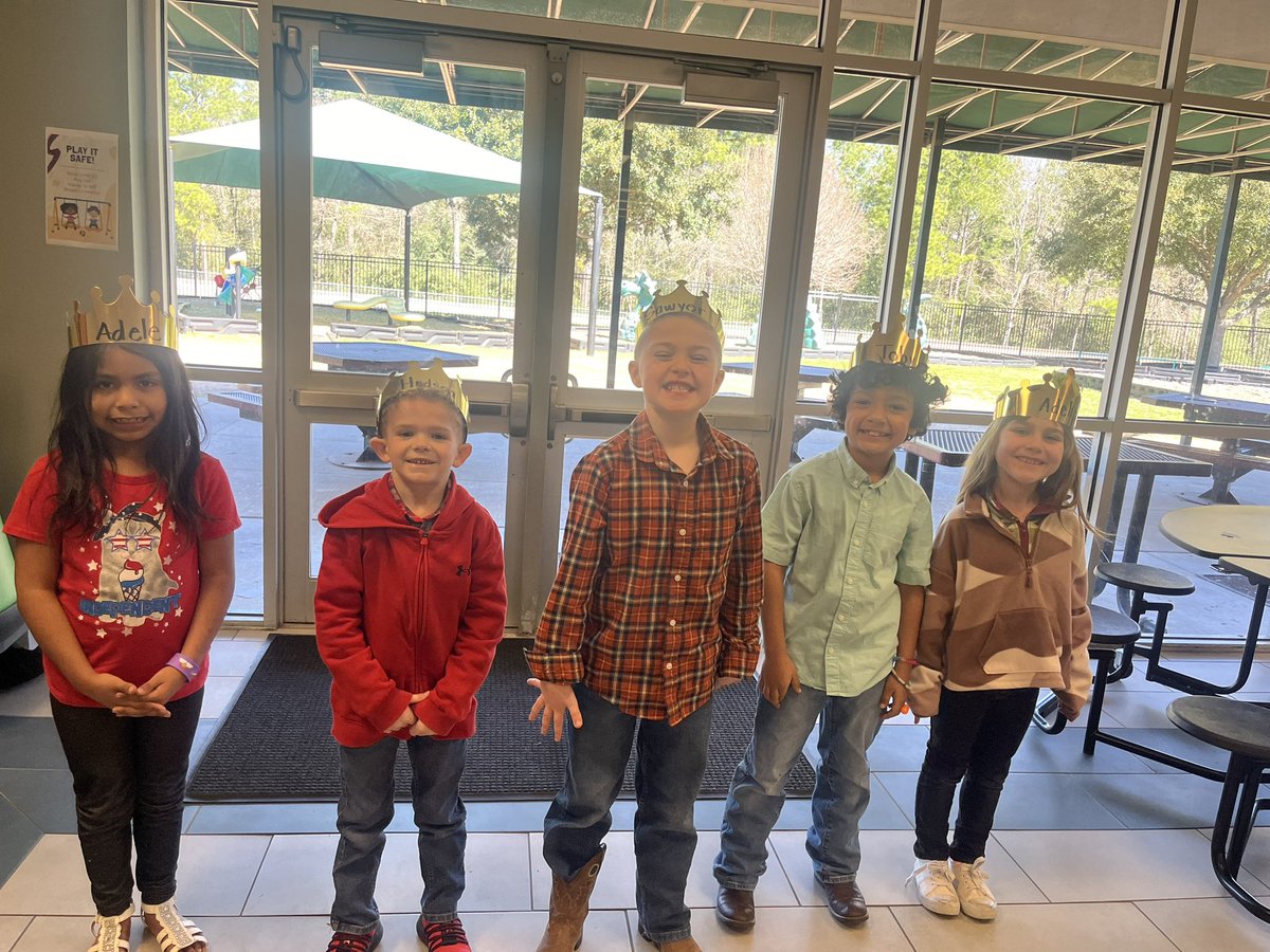 First grade crowned five students who showed positive actions this week! We love to celebrate our students at N.S.E! <a href="/NicholsSawmill/">Nichols Sawmill Elementary</a> #ExcellenceInMotion