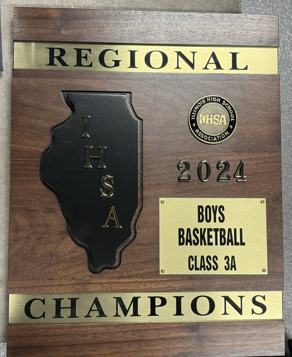 Great win to get the Regional Championship over a good Crete-Monee team always tough beating a team 3 times.
Back at home Tuesday to host sectionals. Job not finished.

Need the whole Harveyworld out Tuesday vs Evergreen Park at Thornton at 7 PM 

#TTHS