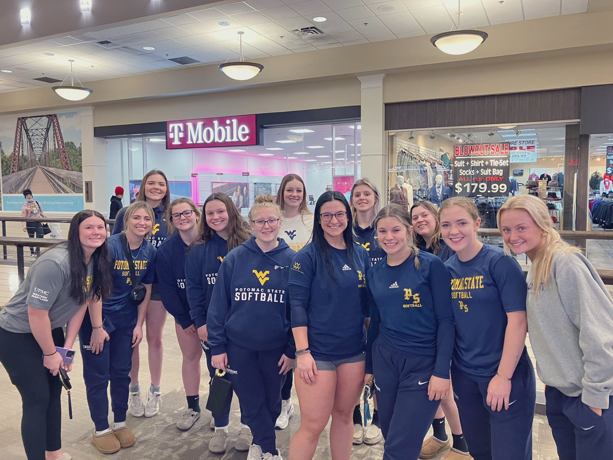 PSCSoftballWV's tweet image. The lady cats have arrived safely in Martinsville VA as they prepare for their opening day tomorrow! They will play their first game of the Season tomorrow at 12pm against Patrick Henry! Help us in Wishing these Ladies Luck!