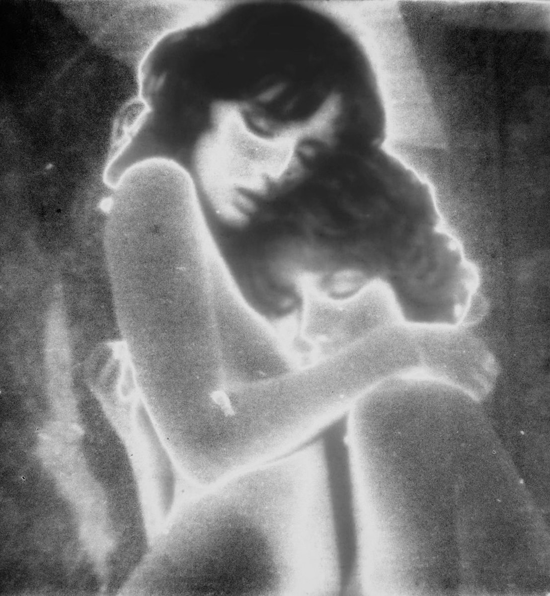 sentient_eclair's tweet photo. Lovers I
#photography #filmphotography #bnwphotography https://t.co/v51Li0PLaB