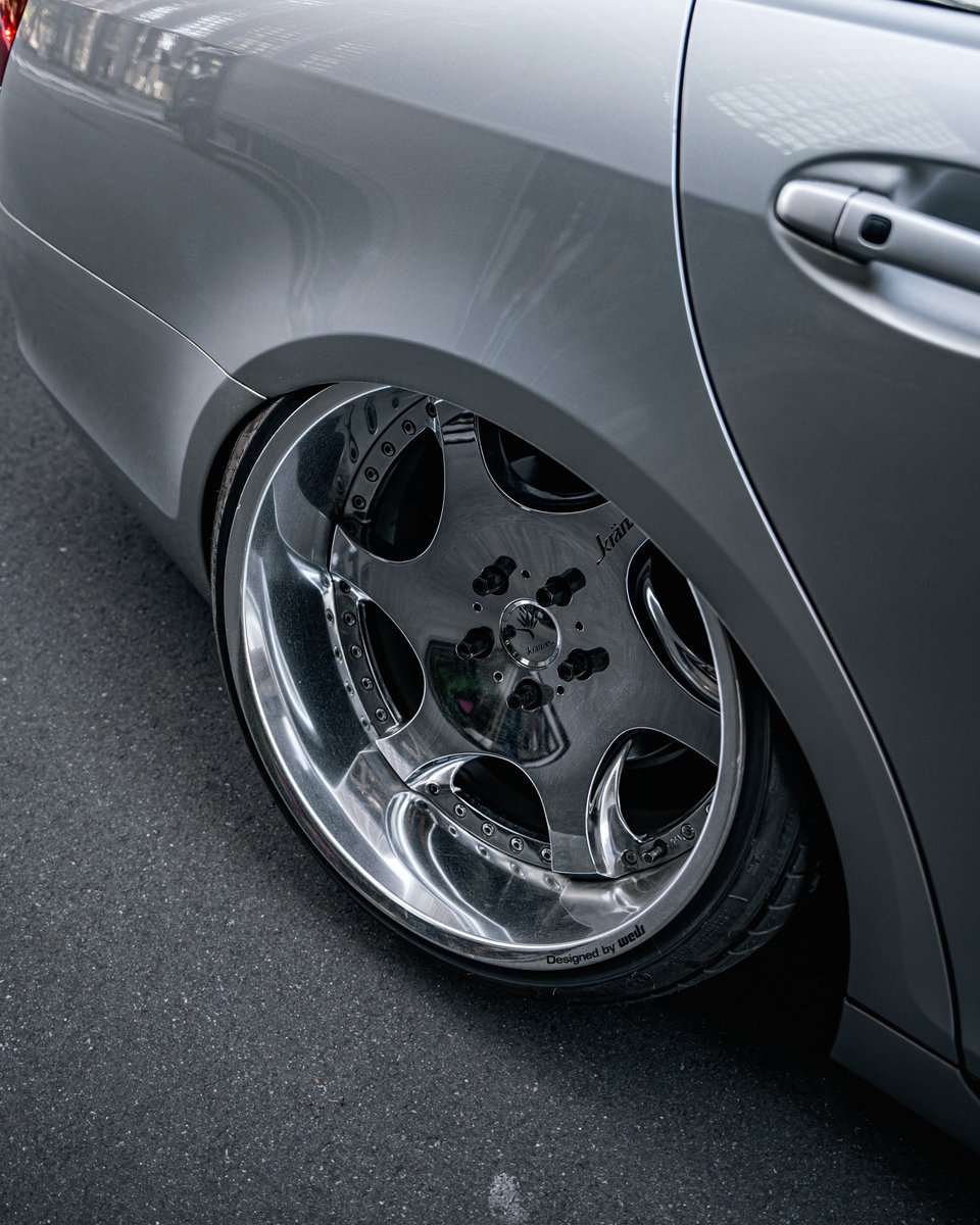 完成しました♡♡
まだまだ未完成なので少しずつ弄っていきます!!!!

photo: <a href="/Ryuu1027/">りゅーじ</a> 

・AIRMEXTエアサス
・バズレイア19インチ
・前後アーム類
・フロントバンパースムージング
・フロントフェンダーのマーカースムージング