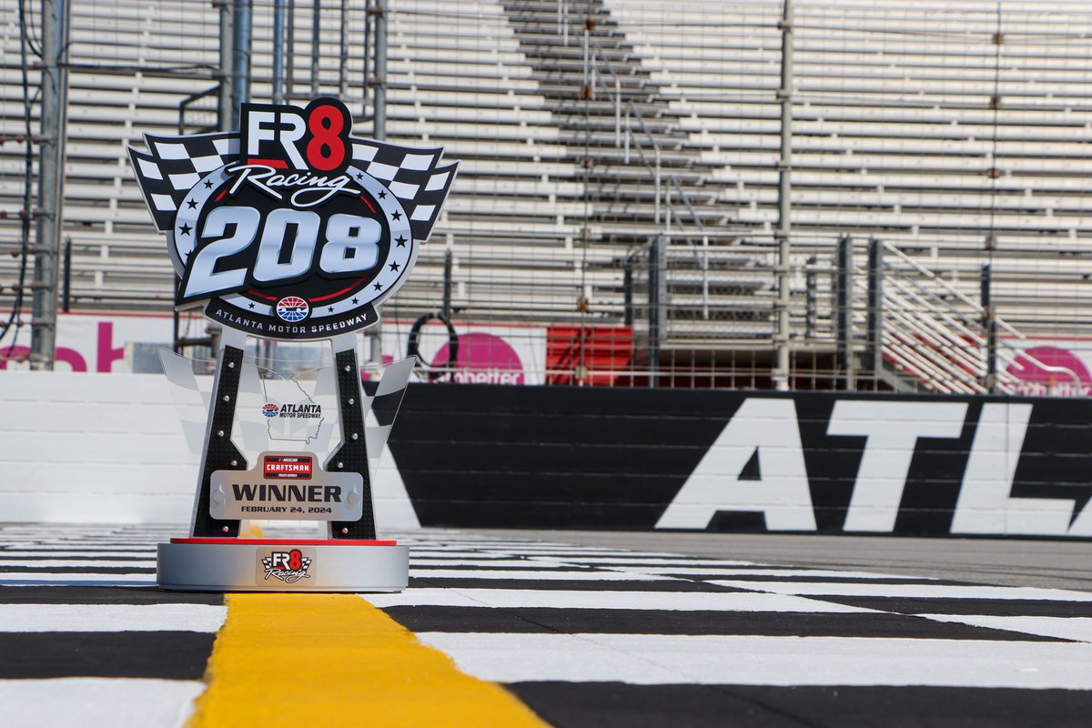 SMD_racing's tweet image. Here is the hardware up for grabs in the #Fr8208 truck race tomorrow. It was HUGE honor to design the trophy for this race. 🙌🏁🏆 
#NASCARtrucks #TrophyDesign
📸 @ATLMotorSpdwy