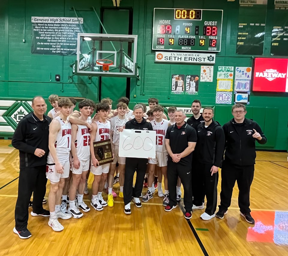 🚨Congratulations to Coach Danny Grieves on not only winning his fifth regional championship at MTHS, but also obtaining his 600th win in his storied coaching career! You are indeed the man, Coach!🚨
#Legend 
#600winclub 
#MTXE365