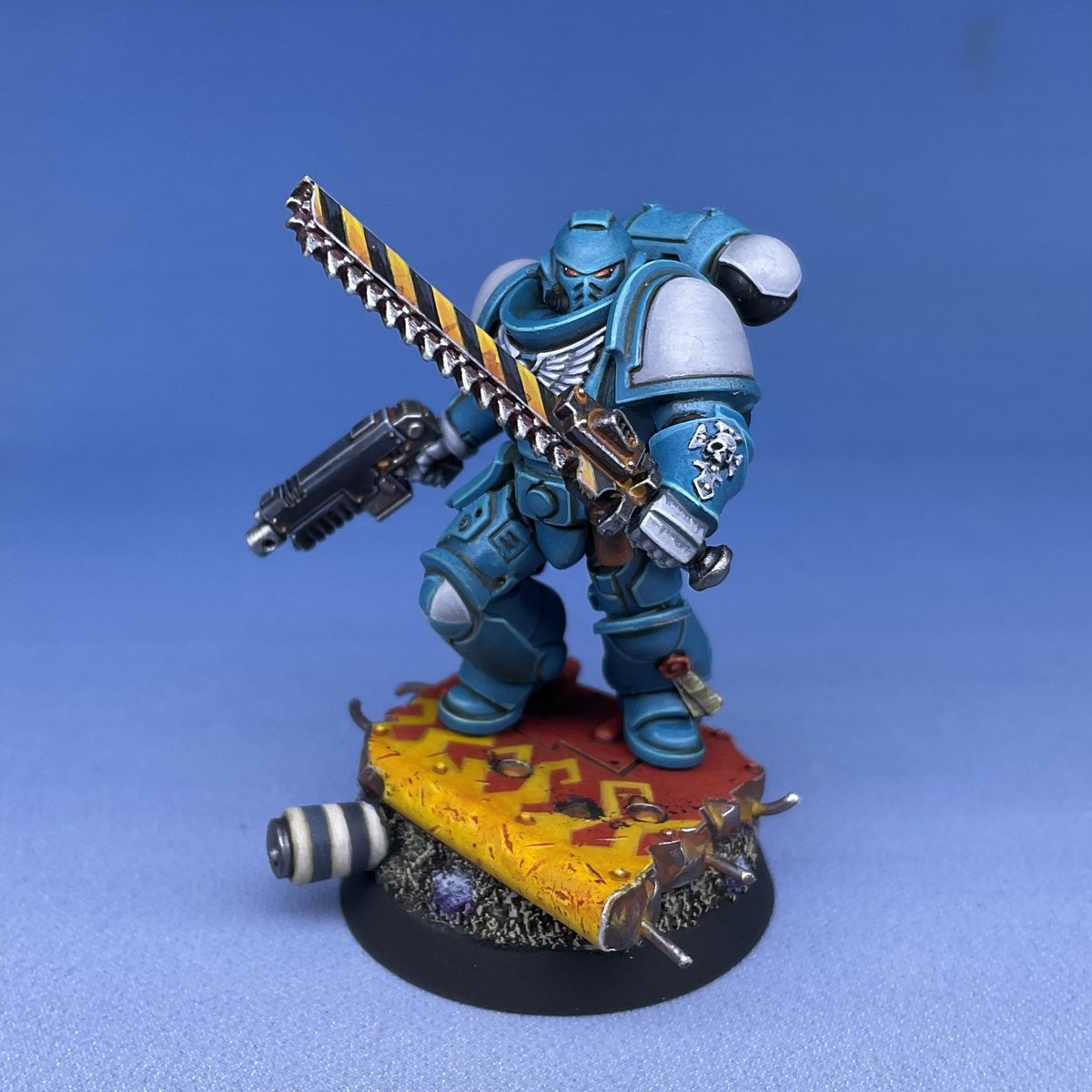 I have the higher ground.  A bit more on the base and I'll have to hunker down and actually finish the model.  Cheers.

#warhammer #warhammer40k #warhammer40000 #warhammercommunity