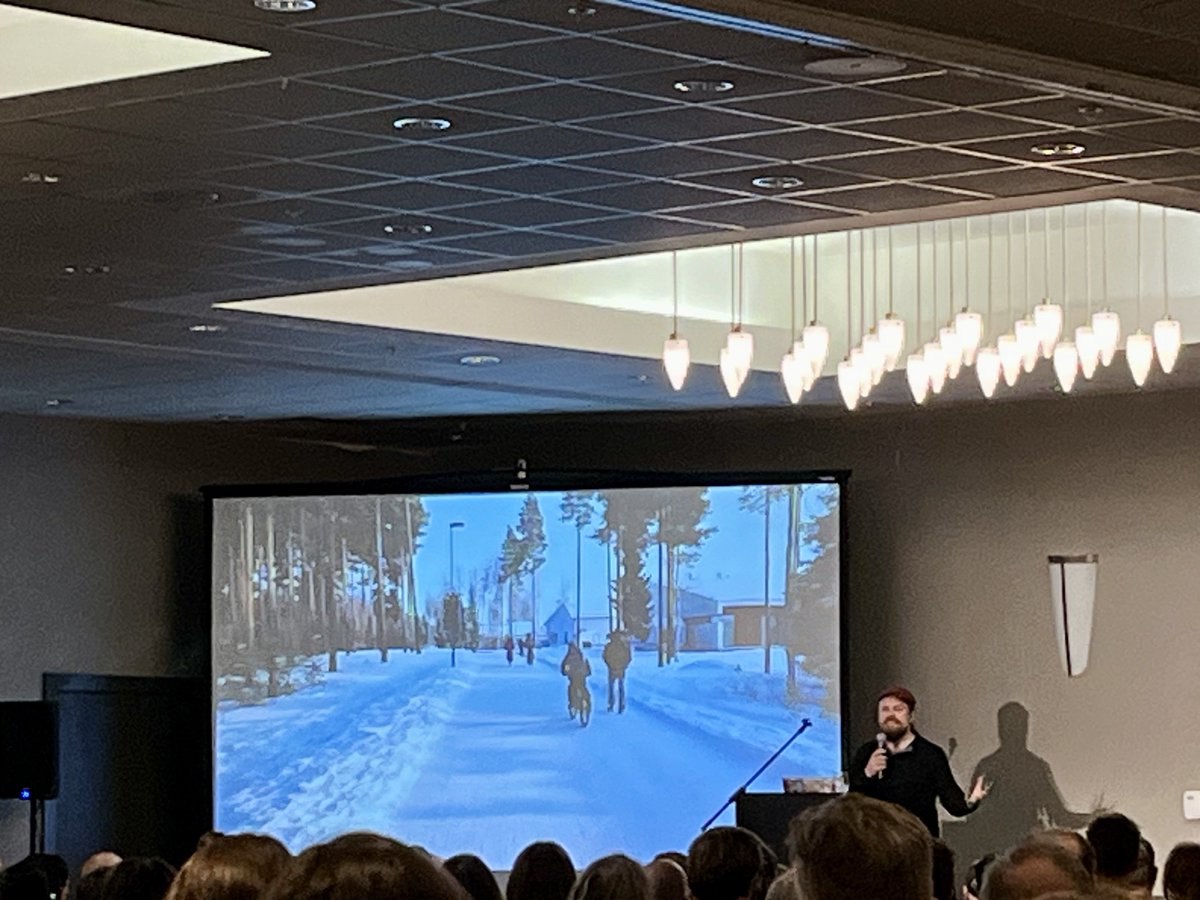 Weather isn’t a barrier to winter cycling, poor infrastructure is. 42% of Oulu residents con’t to cycle in the winter & 1000 elementary kids ride year-round. Make it fast, easy & comfortable to cycle and people of all ages will ride in all seasons. @pekkatahkola @WorldWinterBike