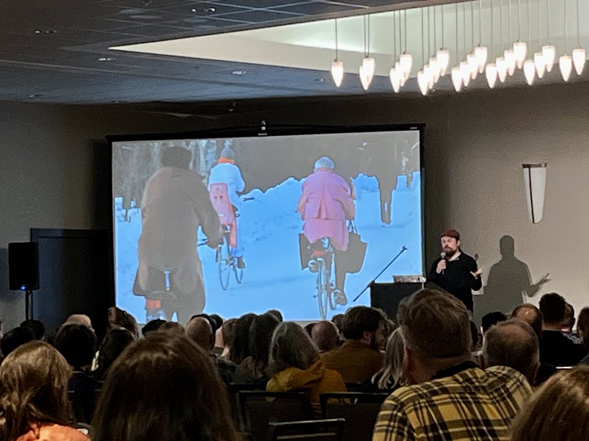 WinterCityYEG's tweet image. Weather isn’t a barrier to winter cycling, poor infrastructure is. 42% of Oulu residents con’t to cycle in the winter &amp;amp; 1000 elementary kids ride year-round. Make it fast, easy &amp;amp; comfortable to cycle and people of all ages will ride in all seasons. @pekkatahkola @WorldWinterBike