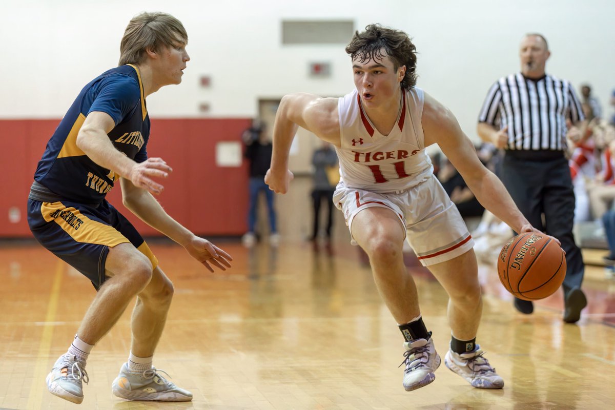 Tigers come up big at the line, hold off Bubblers in 4A quarterfinal mikedragosports.com/tigers-come-up… #mikedragosports
