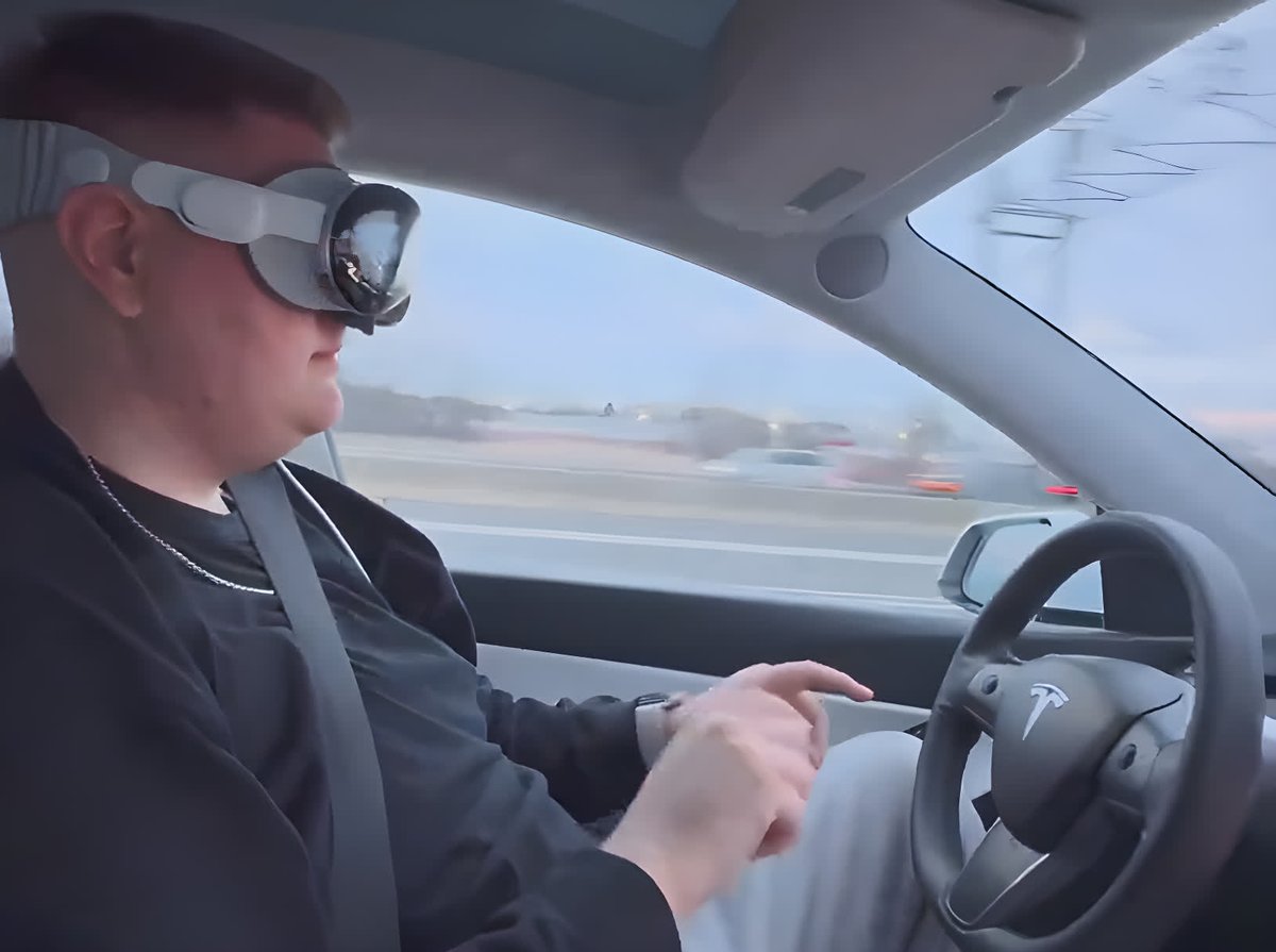 nebusec's tweet image. Here Are Some of the Worst Locations Where People Are Utilizing the Apple Vision Pro #AppleVisionProFail
#WorstUsageLocations
#TechMisuseHotspots nebusec.com/2024/02/24/her…