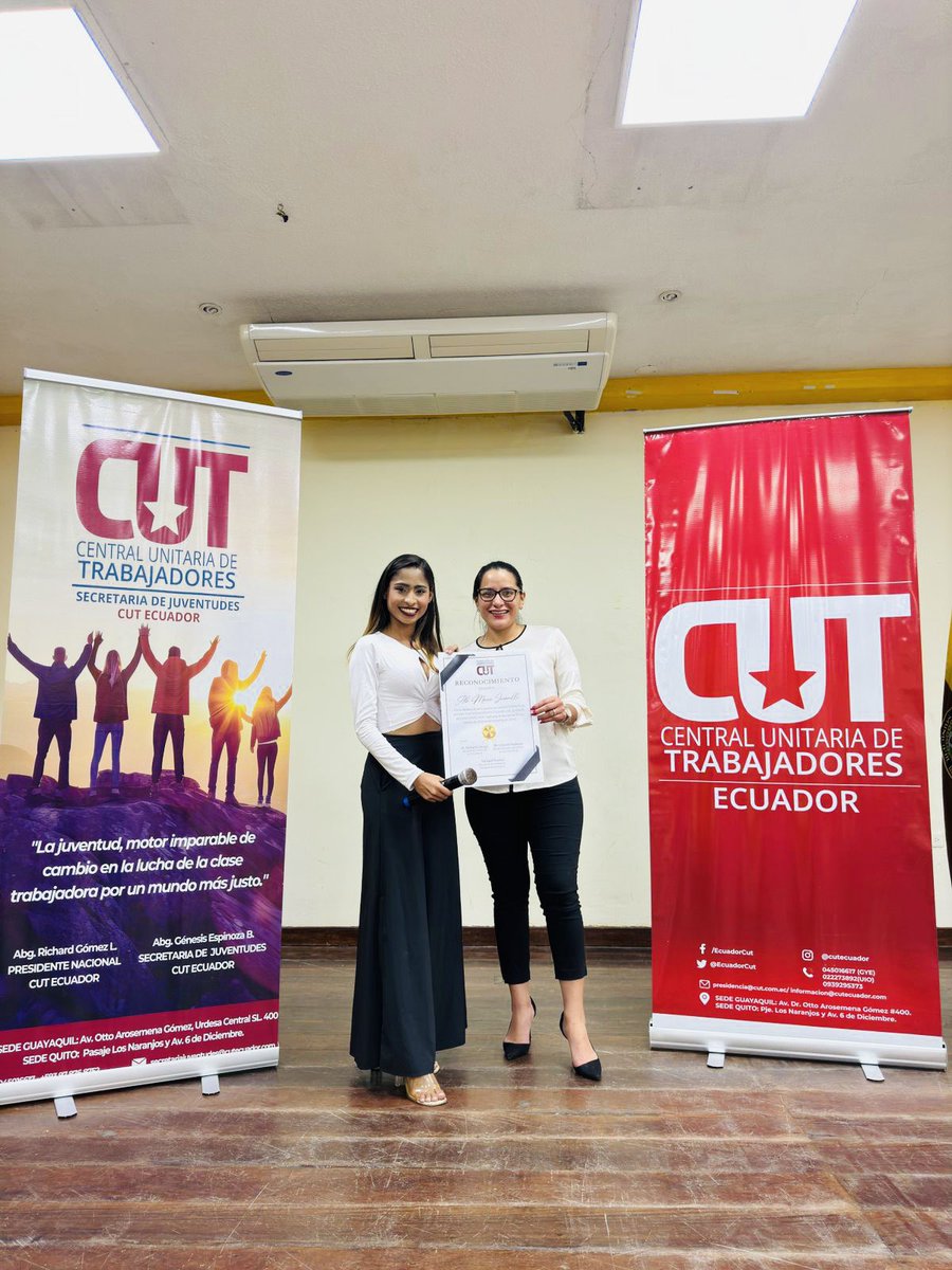 En el Foro sobre Participación Política de los Jóvenes, la Secretaría Nacional de Juventudes - CUT otorgó un reconocimiento al compromiso y la dedicación a nuestra presidenta @JMonica07, recalcando su liderazgo en la promoción del activismo juvenil y la participación cívica.