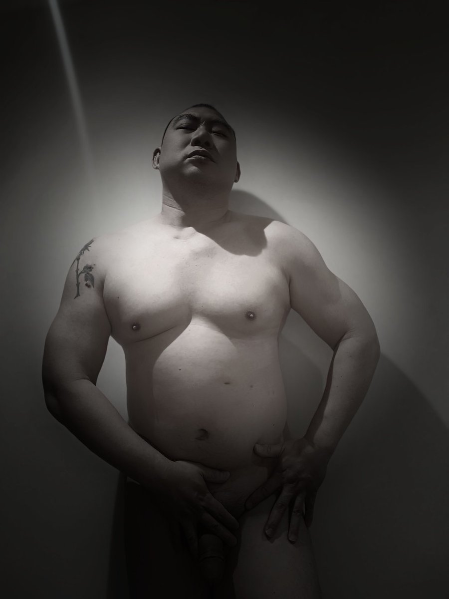 StrongBearClub2's tweet photo. More clips and sexy photos at
https://t.co/pGbzOPAWpy
#MentalHealthAwarenessMonth #asianbear #beefymen #strongbear #asianbears #workout #bear #men #gym https://t.co/HMFymsbm8Q