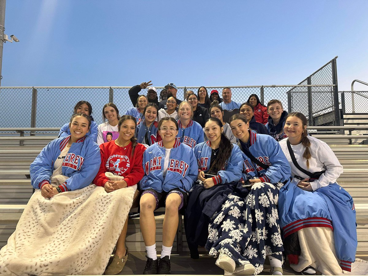 LadyPlainsmenSB's tweet photo. South Dakota Softball came to Texas and we were able to catch a game and watch @AlexisLusk6 play! Super proud of her! #PlainsmenProud https://t.co/gHjGSUKP1h