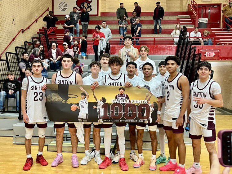 Onto Round 3! 🏴‍☠️
Great team win. Pirate Pride ☠️
Congratulations to <a href="/_jaacoby_/">Jacoby James</a> on hitting 1000 Career Points! 🏀