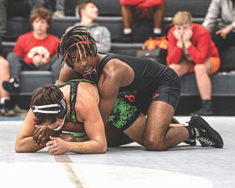 Dameion Leavell has won his semi-final match vs J. Bingham of ACHS to advance to the @TSSAA Finals for a chance to become CHS first ever state wrestling champion! Advancing to Cons. Rd 2 tomorrow: J. Snyder H. Harrell R. Silk D. Kendall @ACSchoolsTN @TJ3rd_ @5StarPreps