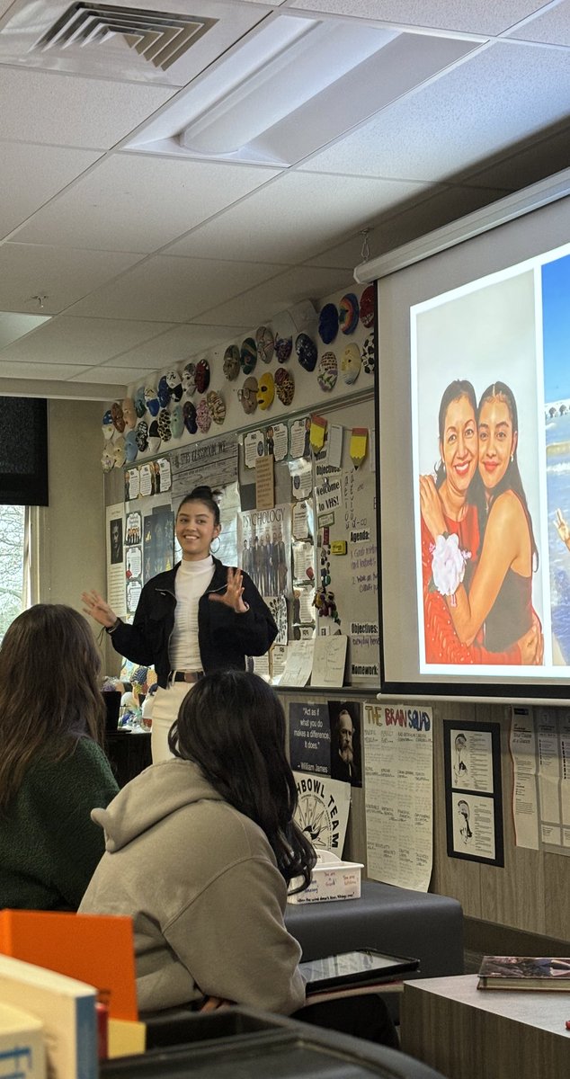 CarlyMaloney8's tweet image. Graduates of ELD came back to share their heroes. They shared of family, friends, &amp;amp; teachers who empowered them in their journeys navigating new places, classes, languages, &amp;amp; paths to achieve dreams in higher education as linguistically gifted students &amp;amp; leaders💕 #teachinDavis