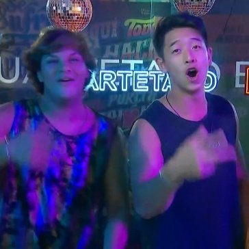 ghermanoar's tweet photo. Divertida fiesta en #GranHermano #Cuartetazo
A diferencia de otras fiestas, está noche bailan todos con una excepción #Lisandro https://t.co/BPfEh7OTKt