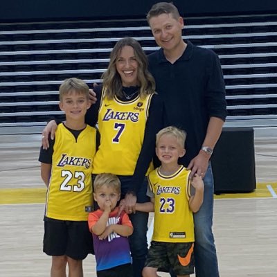 #NewProfilePic With a big shout to <a href="/Lakers/">Los Angeles Lakers</a> and <a href="/UCLAHealth/">UCLA Health</a> for saving my life and lifting my family up as Laker for a Day. Back cheering them on tonight and it feels so good to be healthy.