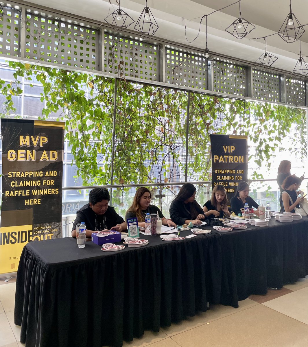 cdmentph's tweet image. Happy Saturday! Today is the day we see YOUNGJAE ☀️

See you all later at the New Frontier Theater. Reminder that Help Desk is on the 2nd floor.

🎟️: bit.ly/47YDcXl  

#2024YOUNGJAEinMNL
#INSIDEOUT
#YOUNGJAE