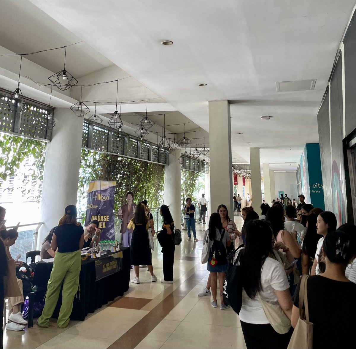 cdmentph's tweet image. Happy Saturday! Today is the day we see YOUNGJAE ☀️

See you all later at the New Frontier Theater. Reminder that Help Desk is on the 2nd floor.

🎟️: bit.ly/47YDcXl  

#2024YOUNGJAEinMNL
#INSIDEOUT
#YOUNGJAE