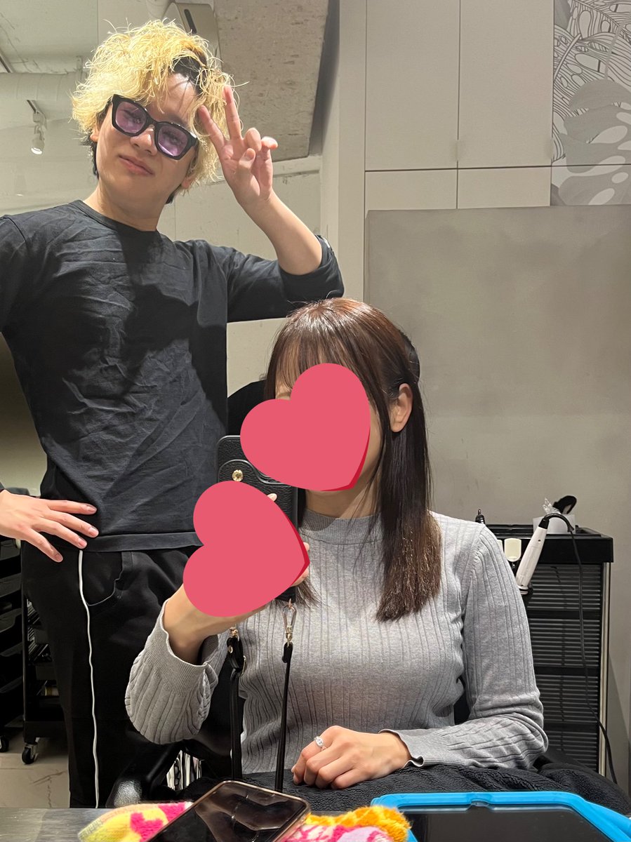 mochi0000mochi's tweet photo. IJKにもひっさしぶりに行けた😭
移転後初です🙇‍♀️⭐️
自分で白髪染めしすぎて色素沈着していた髪を綺麗にトーンアップしてもらえました🥹
白髪もめっっっちゃ綺麗に染まってうきうきの動画付きです😂
@BeautyChoki2 @ijk_omotesando https://t.co/wQ3yCI8drJ