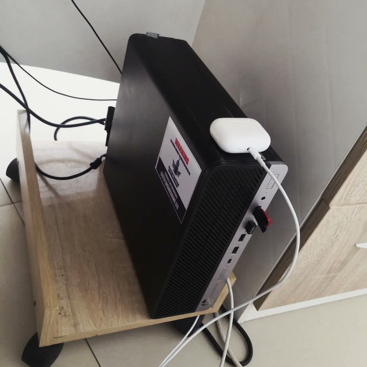 Marcy_Cyber's tweet photo. Crushed Hardware replacement for 2 Computers of the work stations,
Now working perfectly fine
💻🦺 https://t.co/DnpLxQds1J