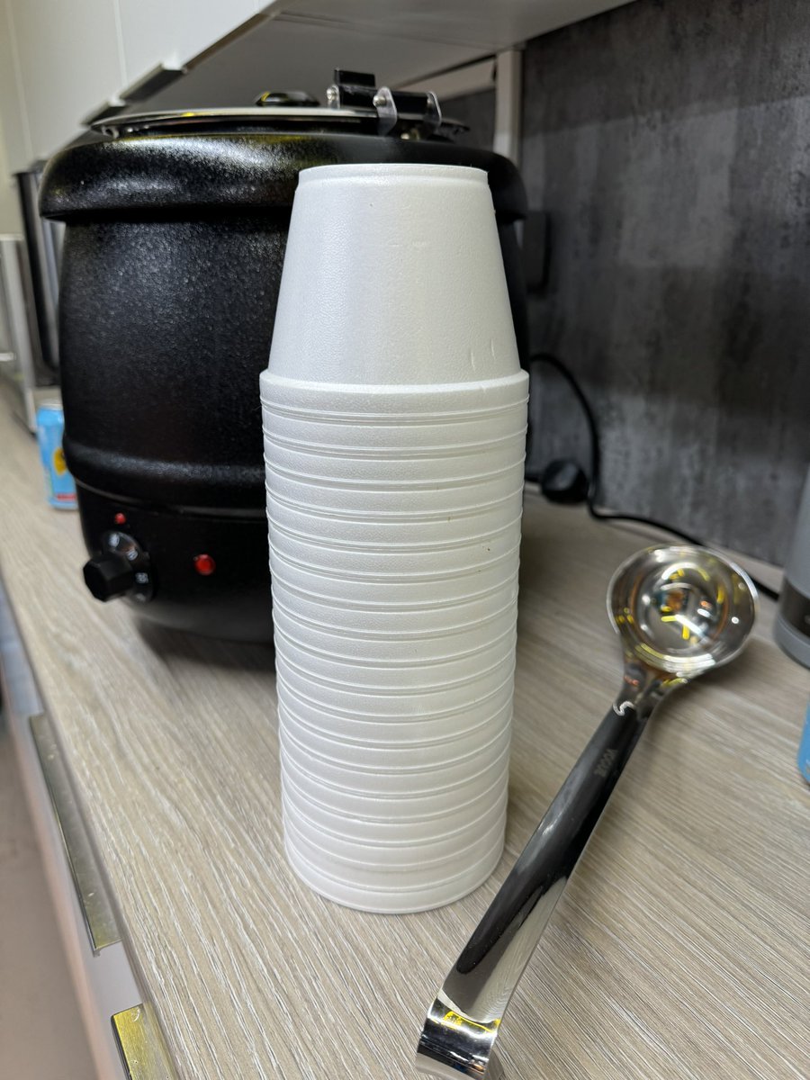 hp_scotland's tweet image. We offer hot meals to the homeless and vulnerable individuals every day of the week from 7pm to 9:30pm at 67 Glassford Street, Glasgow, G1 1UP. All are welcome, and no one is denied assistance.

#HotMealsForAll #SupportingTheVulnerable #CommunityAssistance #GlasgowHelps…