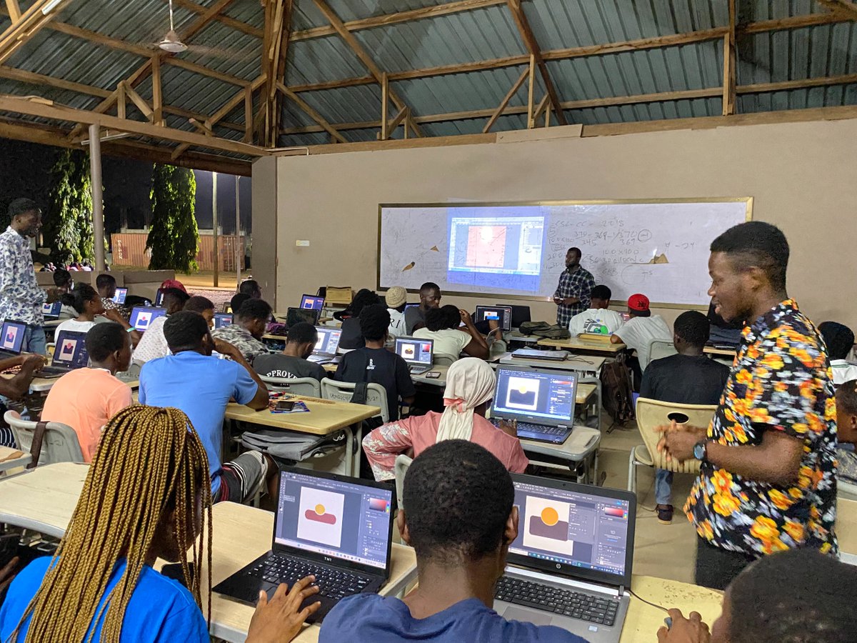 Gdsc_uenr's tweet photo. Creativity unleashed!🎨💻

🖼️The Graphic Design session at SkillCape is nurturing the artistic talents of our community members, transforming ideas into captivating visuals😍✨

🔴🔵🟢🟡
#gdsc_uenr #gdscSSA #developerstudentclubs #SkillCape #uenr https://t.co/vAe7t1LPQt