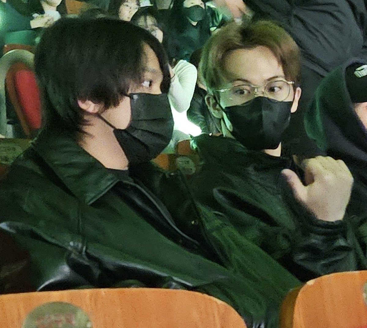 마크해찬 제대로 드코 맞춰서 입고 간거 너무 귀여운데 어쩌지ㅜㅜ🖤