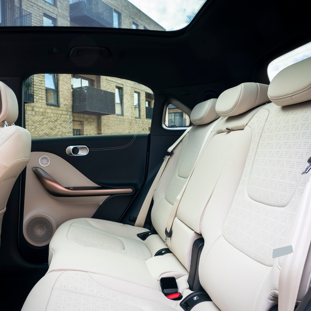 Sandown smart tweet media