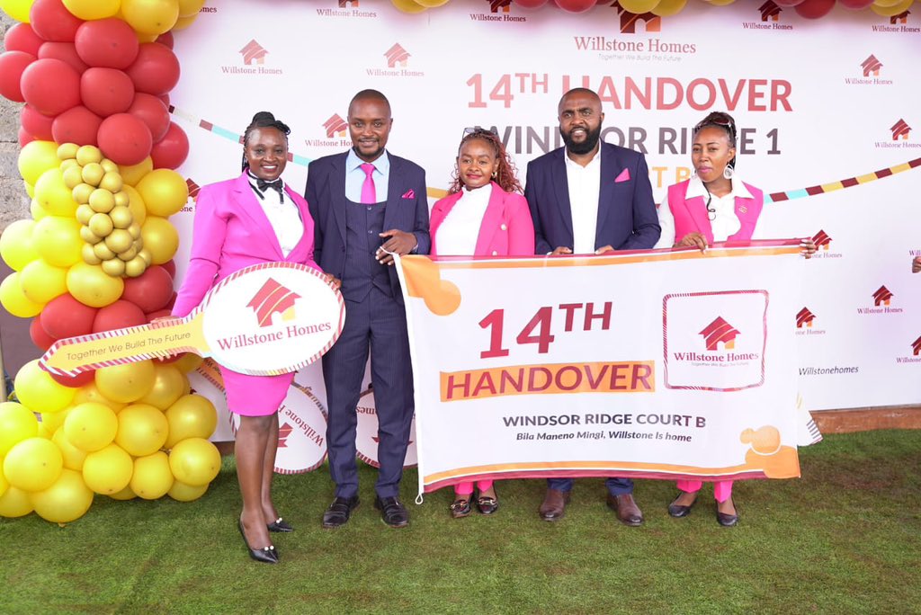 WillstoneHomes's tweet photo. The entire Willstone Homes team is at Windsor Ridge Court B for a handover that is happening today 24th Feb 2024!

#willstonedelivers
#65newhomeowners
#14thhandover https://t.co/bcwpdoQPXe