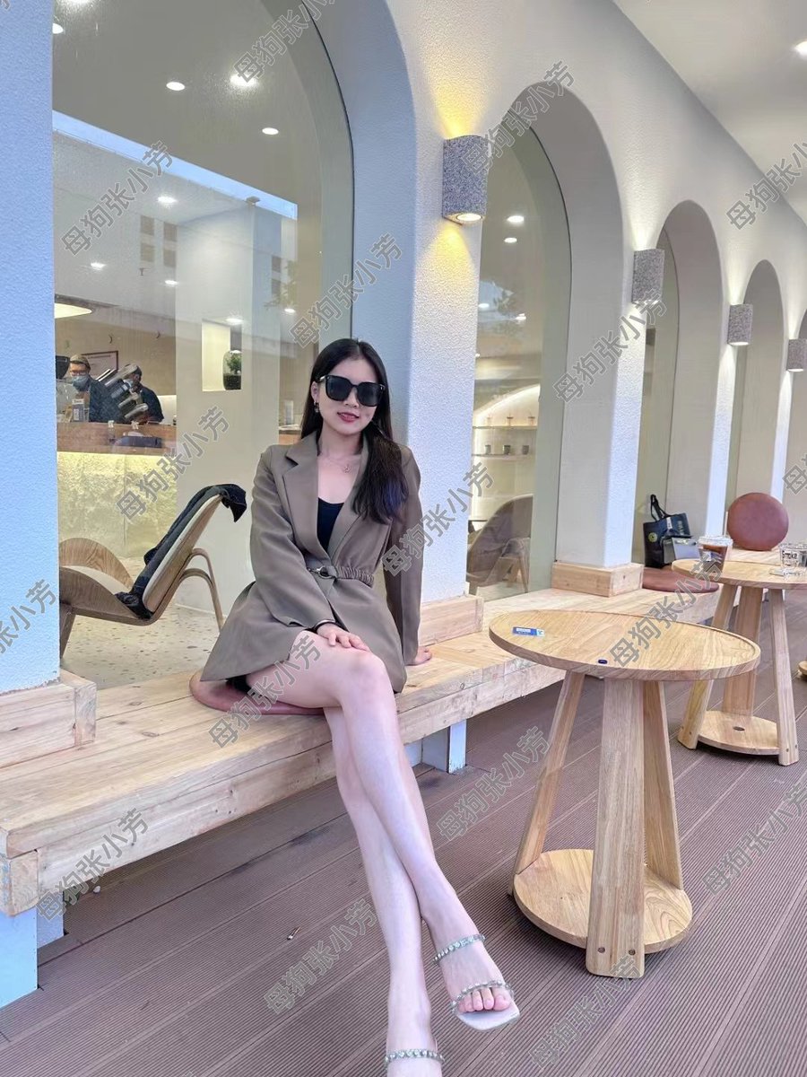 yzqzh7's tweet photo. 《关于傻狗带女友入圈后发现被绿然后曝光这件事 上》
这傻狗带女朋友入圈  然后女朋友绿了他 他接受不了了 要曝光母狗  笑死我了 哈哈哈哈哈哈  你们自己看吧  还没结束还有后续   明天发下部 
#母狗 ＃曝光 #曝光奴 #绿帽情节 https://t.co/AuDBNLHIgJ