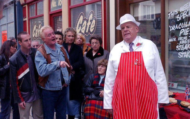 IanLiom's tweet photo. John Savident, actor who played Fred Elliott in Coronation Street, dies aged 86 - Top actor RIP https://t.co/0g9qWqLuIP