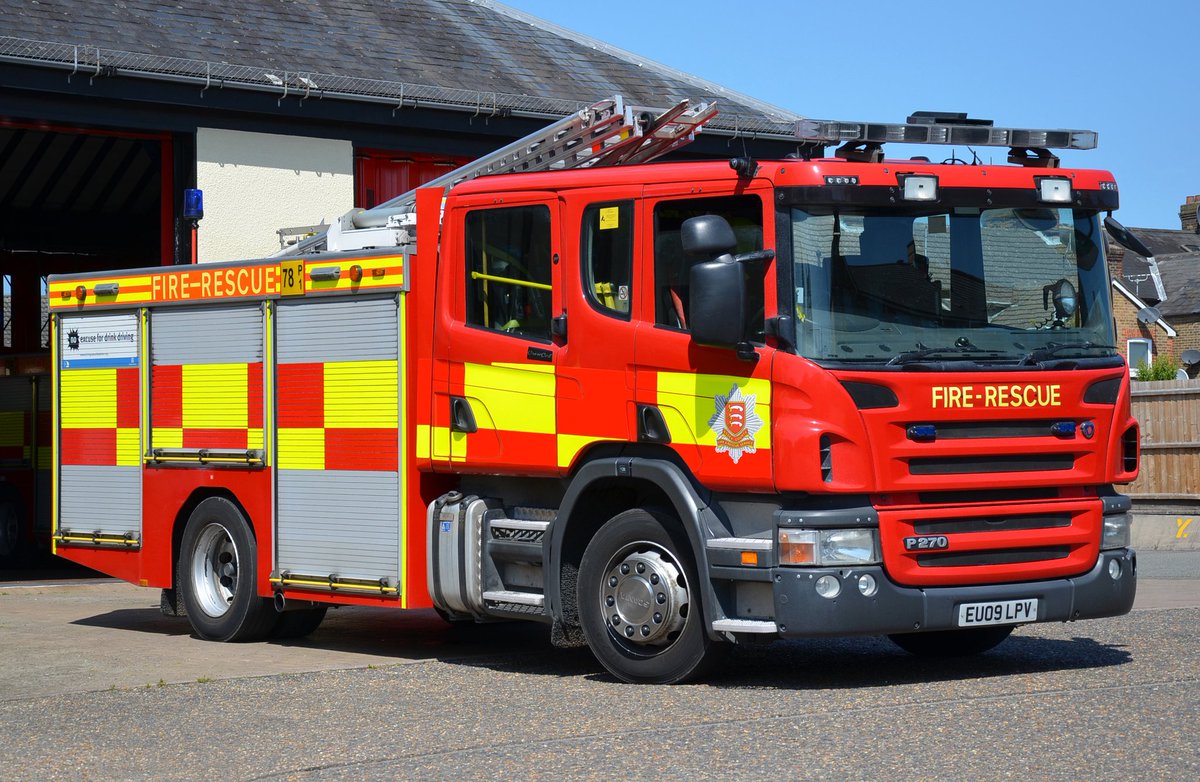 The most recent website update also included both new and older appliances from @ECFRS which were seen last summer 🚒📷 fire-rescue-photos.com