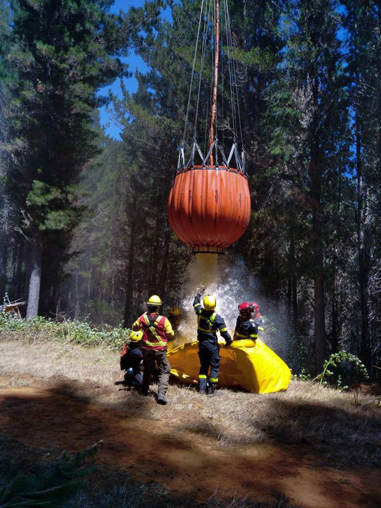 SecCivileFrance's tweet image. #LeChiffreDuJour 🧑‍🚒 1️⃣2️⃣5️⃣, c&apos;est le nombre de missions opérationnelles réalisées en 2023 par les sapeurs-sauveteurs des 3 unités d&apos;instruction et d&apos;intervention de la Sécurité civile.
📸 Retour en images sur une intense mobilisation en France et partout dans le monde