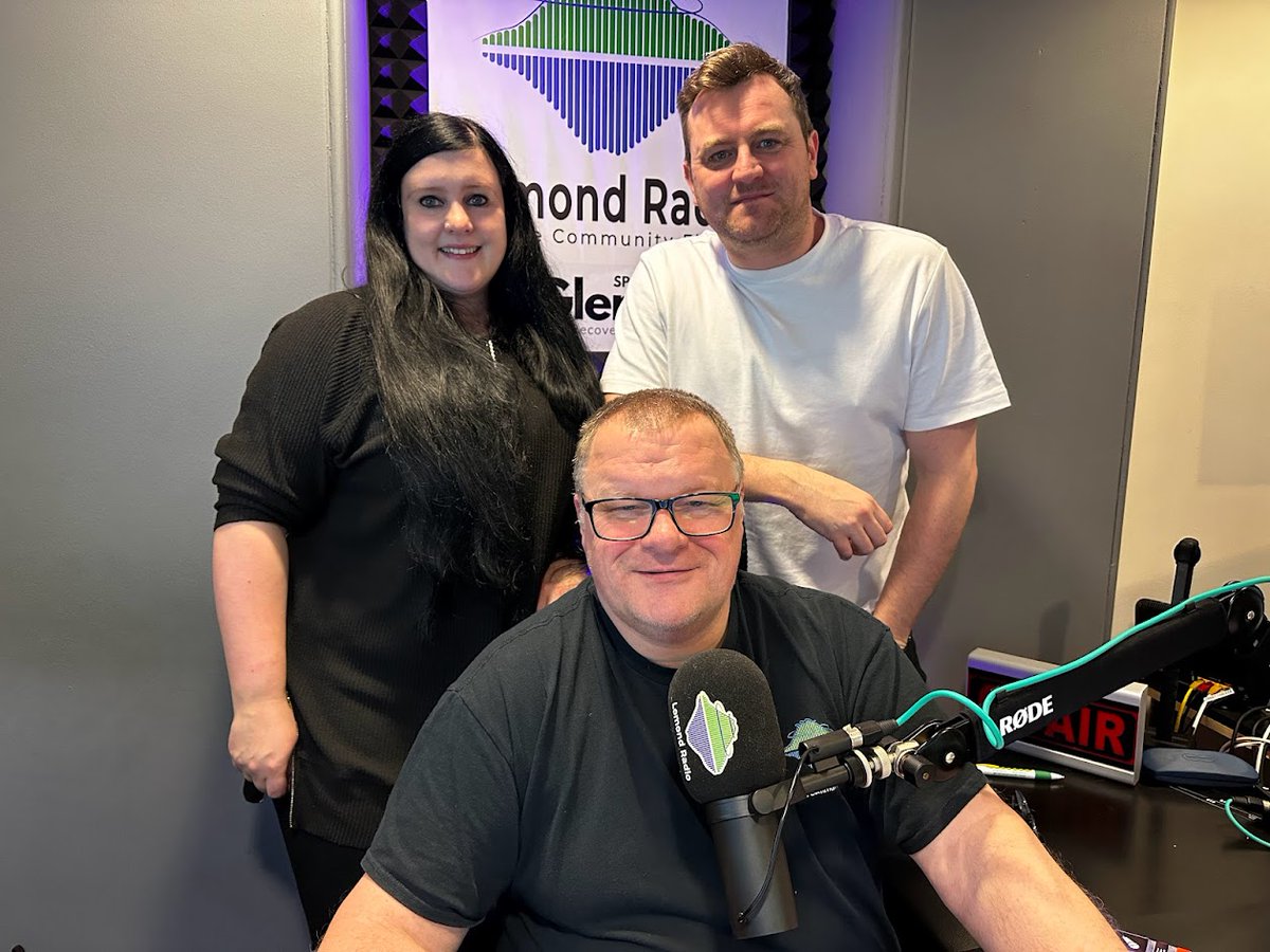 Great to welcome John and Leah to the studio yesterday to tell us all about the hilarious comedy <a href="/DirtyWaterShow/">DirtyWaterOfficial</a> at the <a href="/glasgowpavilion/">Pavilion Theatre</a>
from 14th to 16th March.  

paviliontheatre.co.uk/shows/dirty-wa…

#lomondradio #localradio #communityradio #comedy #comedyfestival #glasgow #dirtywater