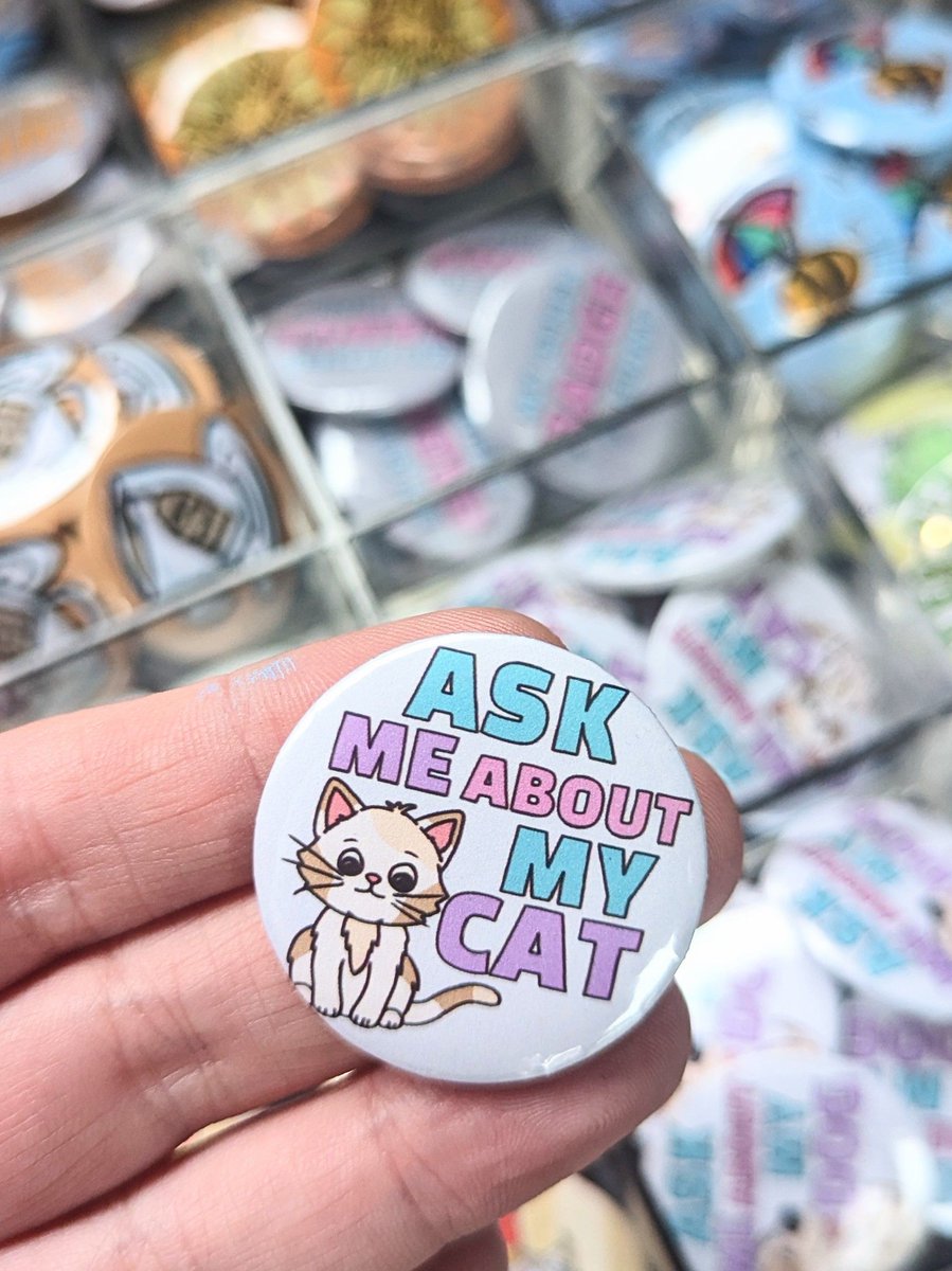 When you need a badge to hint 😂 😺

Mini badges are now back!!

The shop is open all weekend 🙌
Saturday 10.30-5pm
Sunday 11am -4pm

#goodsheds #badges #cat #furbaby #catbadge #pet #catsrule