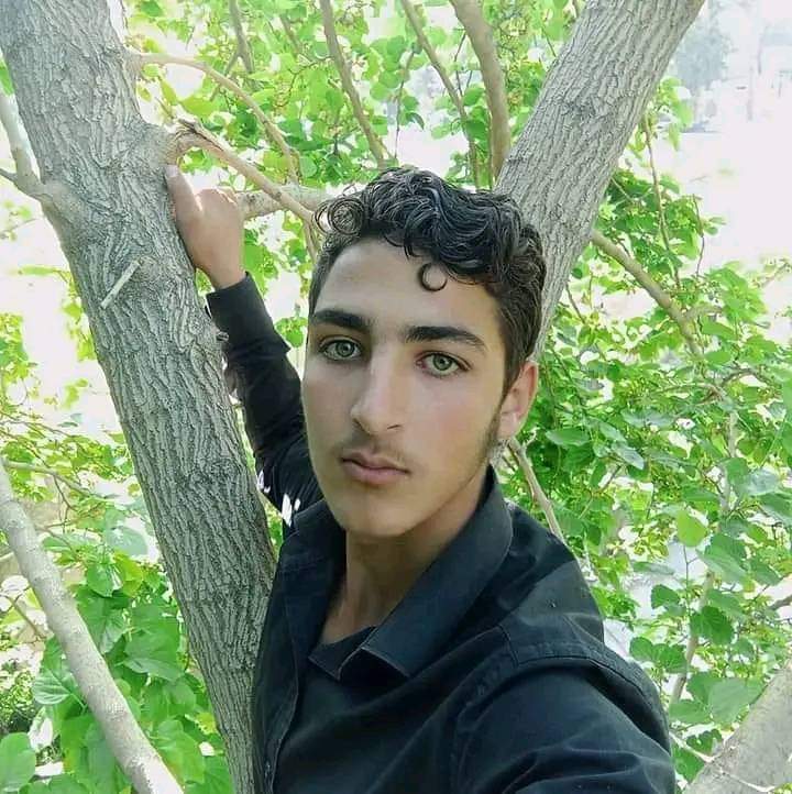 march18sy's tweet photo. درعا - دير البخت
مراسل موقع 18 آذار: تعرّض اليوم الشاب عبد الله عبد الحميد الزعبي (١٩ عامًا) لعملية اختطاف.
حادثة الاختطاف جرت بعد اقتحام مزرعة دجاج تعود ملكيتها لوالده، في بلدة دير البخت الواقعة شمالي درعا.

مراسلنا قال بأنه تم نقل الشاب المختطف إلى جهة غير معلومة.
#موقع_18_آذار https://t.co/Or1gIfZbky