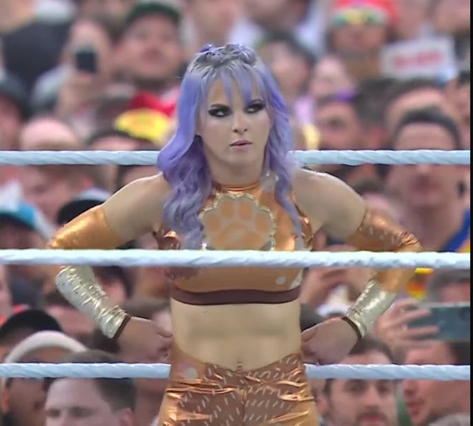 — cece! 𝜗𝜚⋆₊˚ tweet media