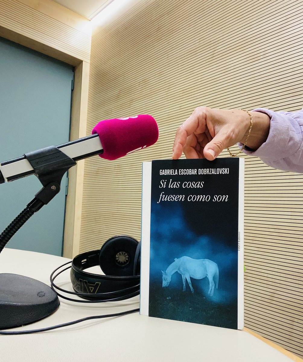 A punt, una conversa amb Gabriela Escobar Dobrzalovski! a la secció de literatura de <a href="/LaGranVidaIB3/">La Gran Vida IB3</a> ! 
Aquí l’enllaç al directe!

ib3.org/radio