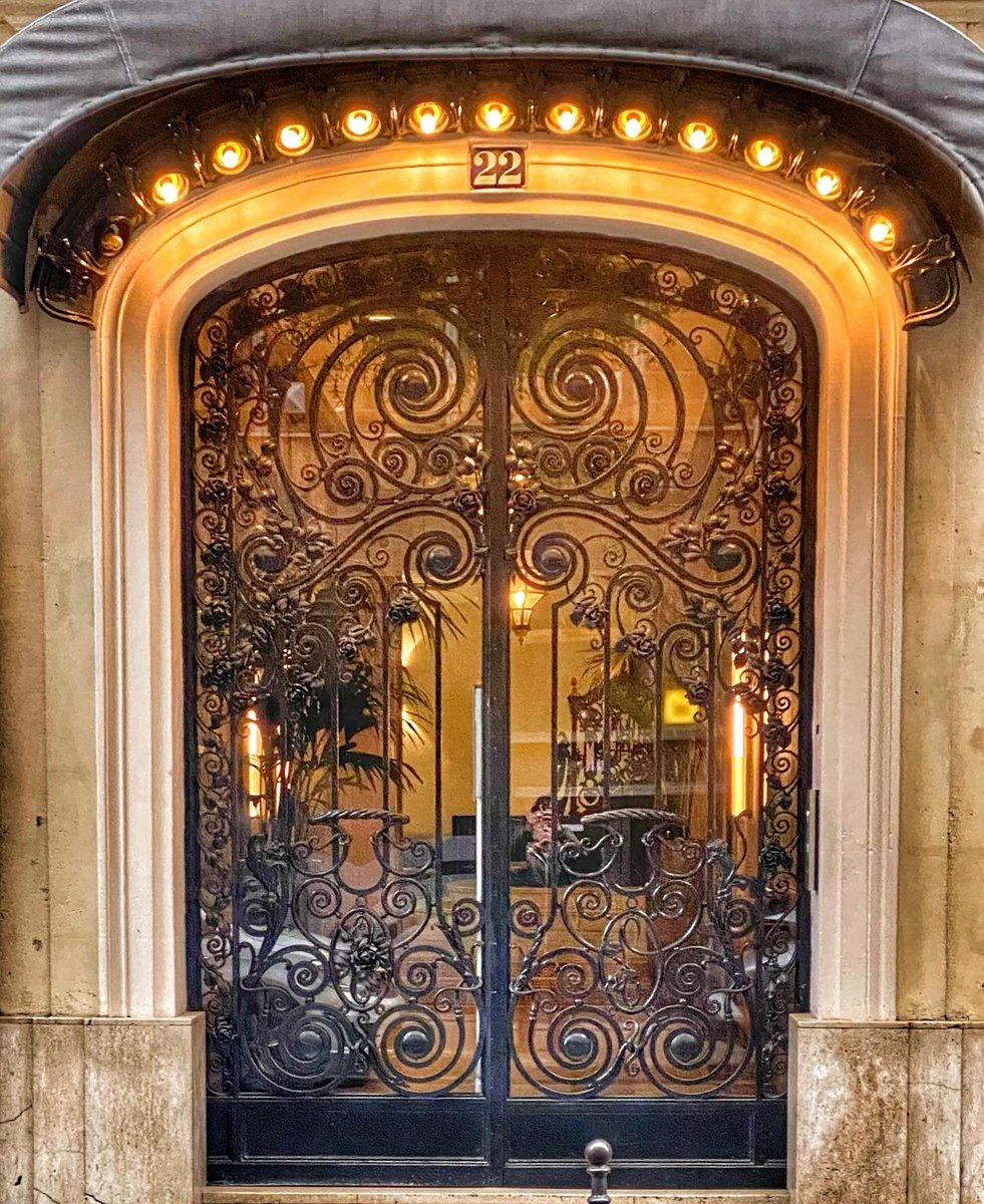 #totaldoorsandwindows #doorknobitry #doorsofinstagram #doorsphotographyf #outofthephone #portes #PHOTOS  #doorsoftheworld #bestsdoors #beautyfulldoors