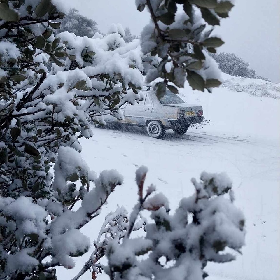 AlgAujourdhui's tweet photo. #Photos
Les hauteurs de la commune de #Bouarfa à #Blida recouvertes de #neige ce samedi matin https://t.co/yKzGY27ypJ